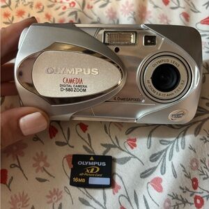 Olympus Camedia D-580 Zoom Silver Digital Camera